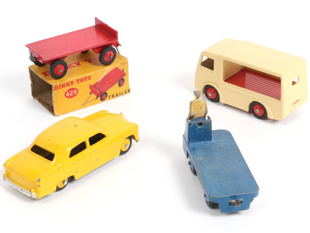 Lot 417 - DINKY TOYS (GB) (4)