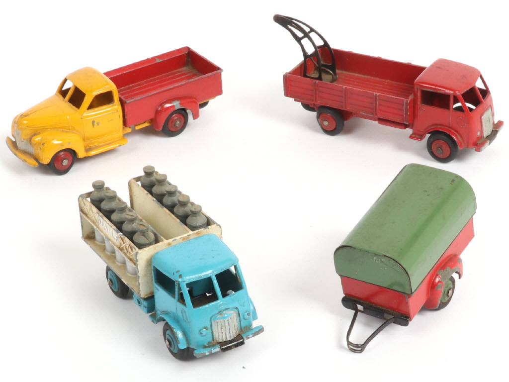 Lot 364 - DINKY TOYS (FRANCE) (4)