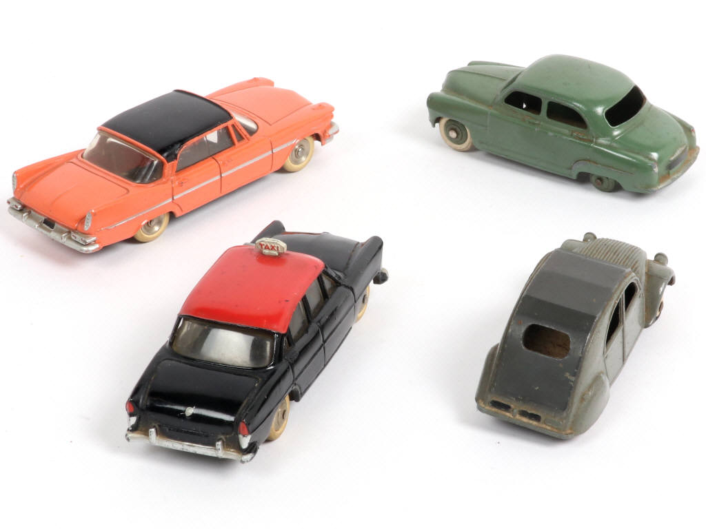Lot 363 - DINKY TOYS (FRANCE) (4)