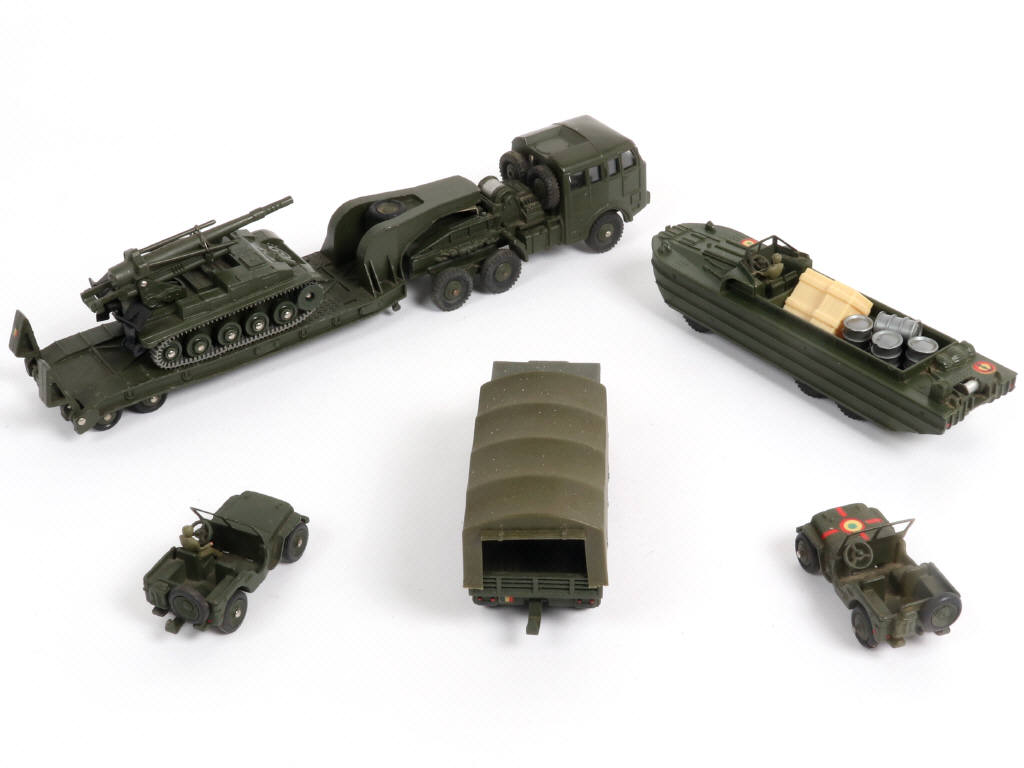 Lot 369 - DINKY TOYS (FRANCE) (6)