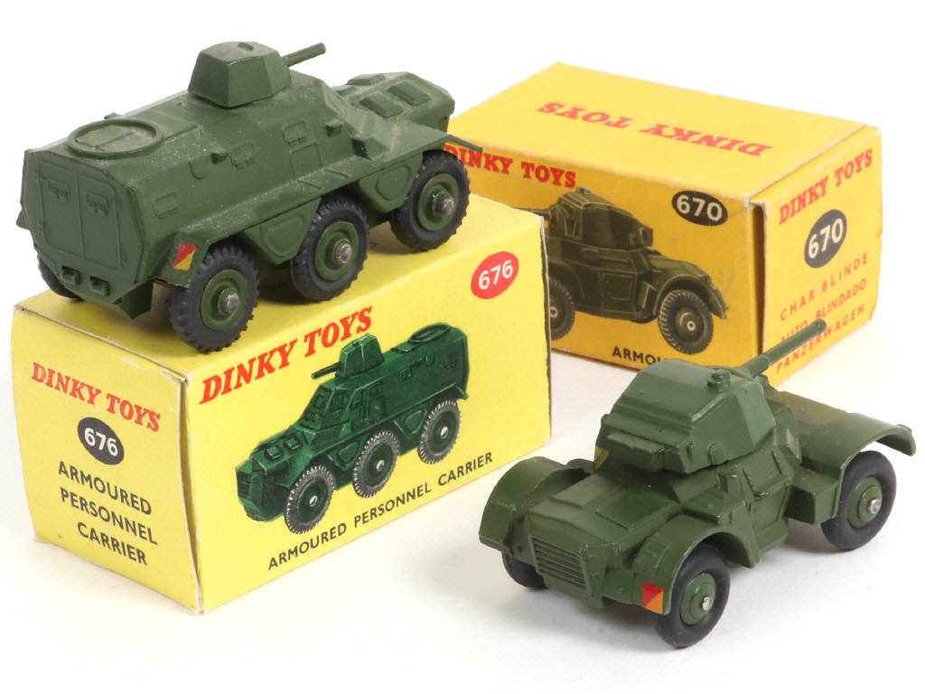 Lot 403 - DINKY TOYS (GB) (2)