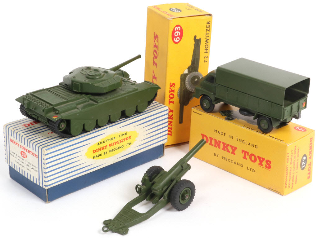 Lot 412 - DINKY TOYS (GB) (3)