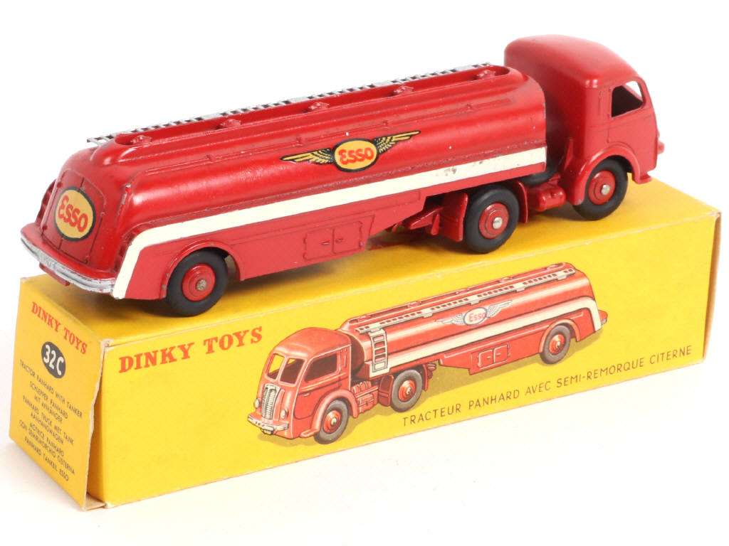 Lot 305 - DINKY TOYS (FRANCE) (1)