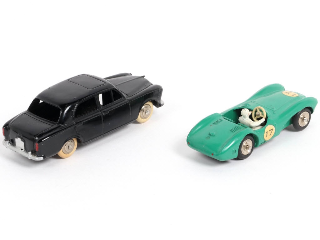 Lot 330 - DINKY TOYS (FRANCE) (2)