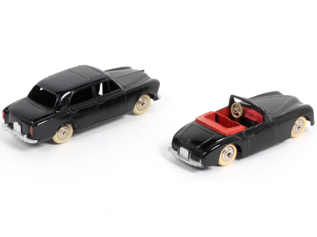 Lot 338 - DINKY TOYS (FRANCE) (2)