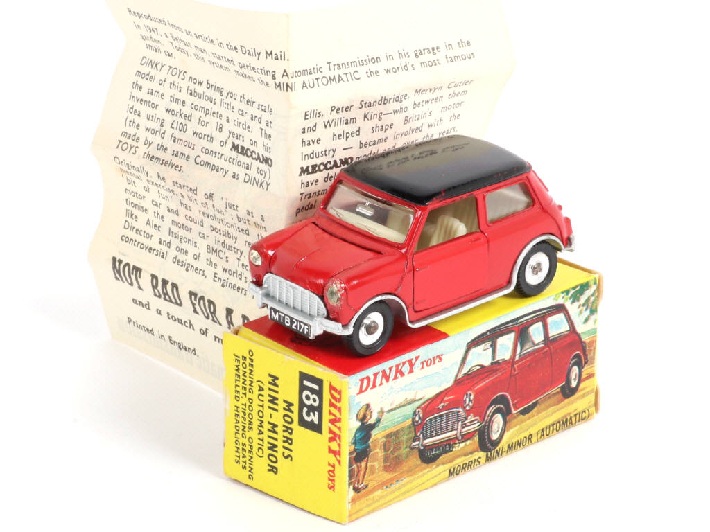 Lot 387 - DINKY TOYS (GB) (1)