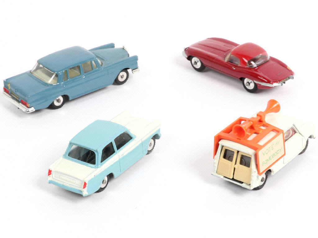 Lot 418 - DINKY TOYS (GB) (4)