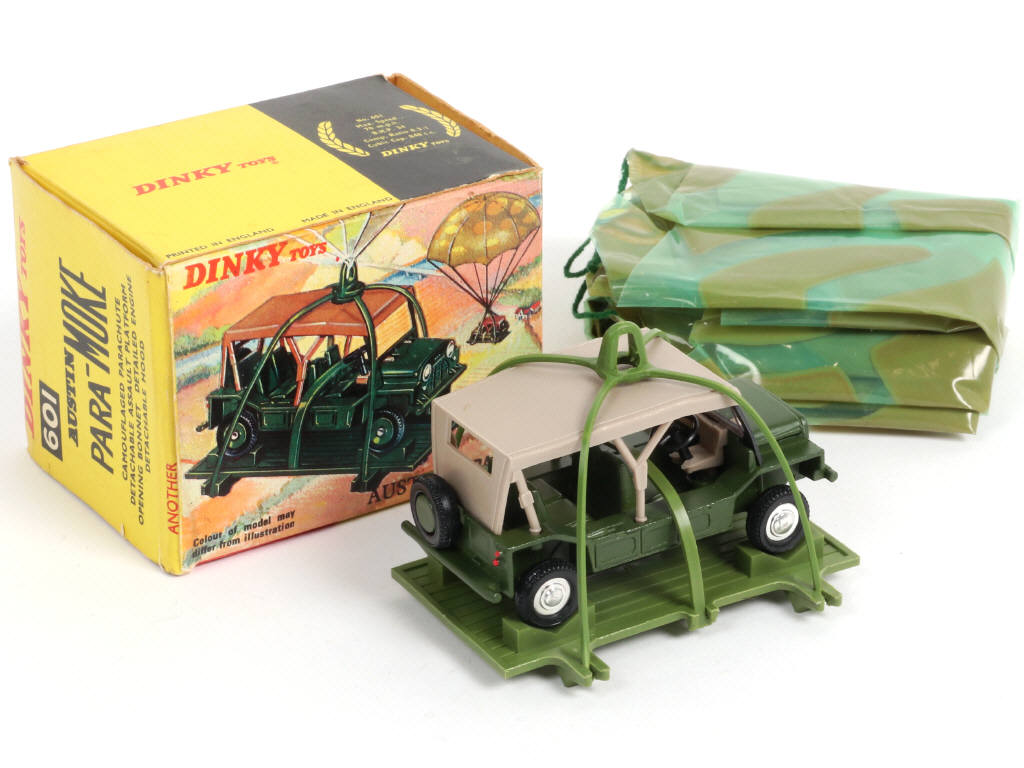 Lot 394 - DINKY TOYS (GB) (1)