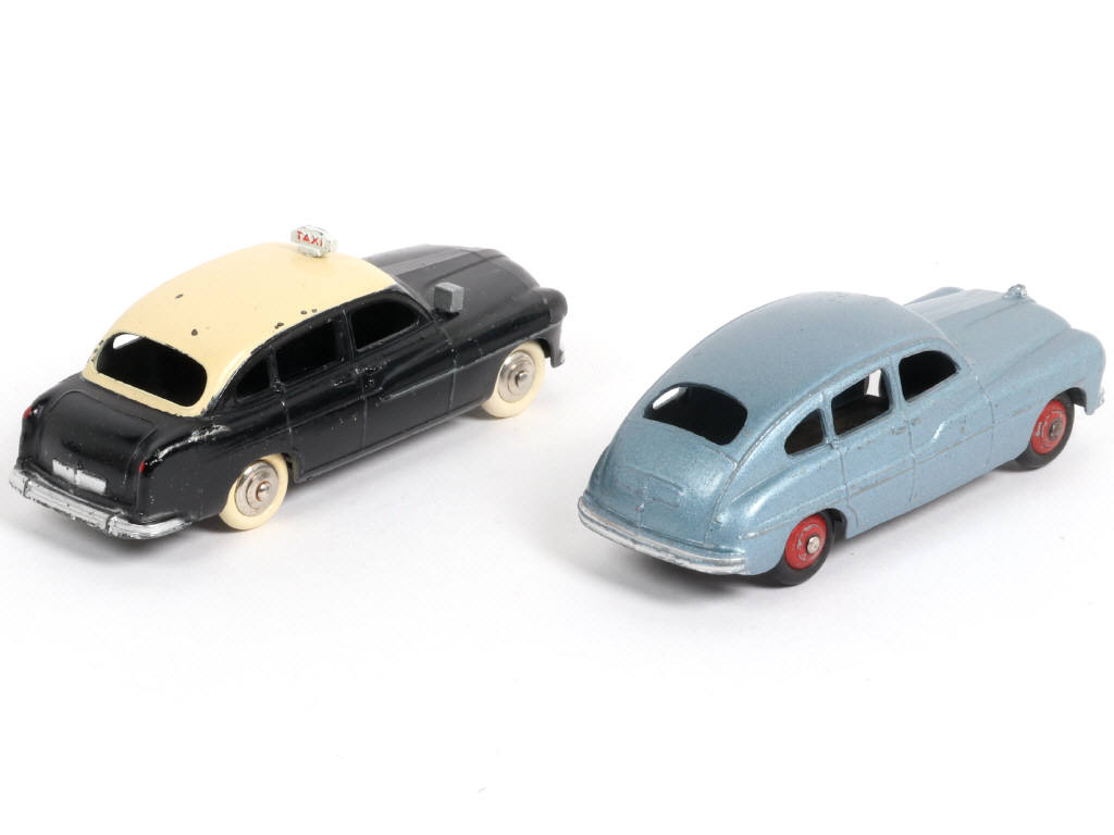 Lot 342 - DINKY TOYS (FRANCE) (2)