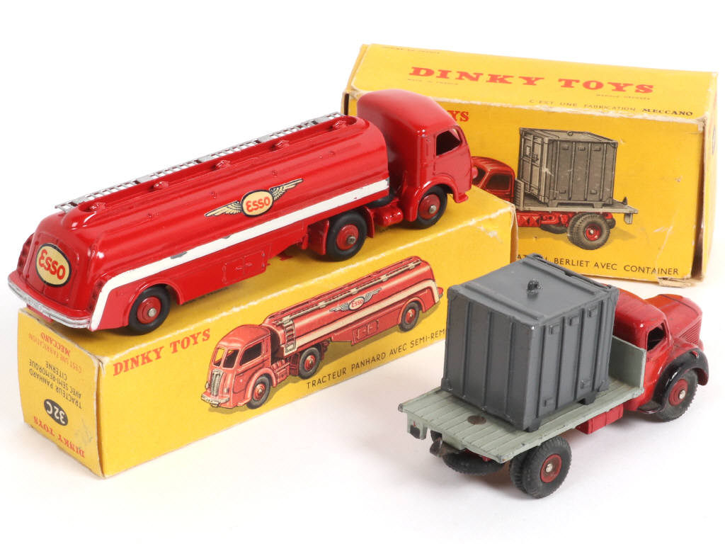 Lot 318 - DINKY TOYS (FRANCE) (2)