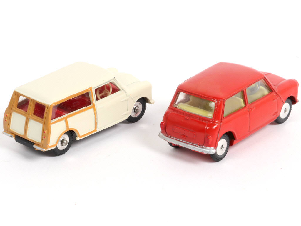 Lot 408 - DINKY TOYS (GB) (2)