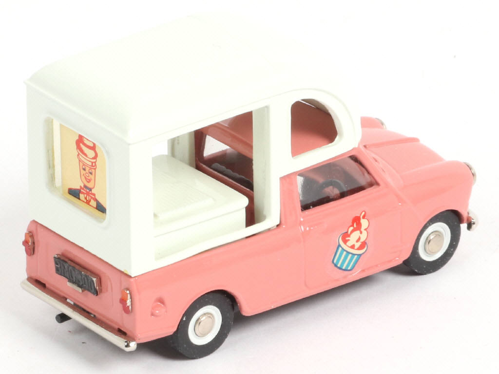 Lot 176 - MINI CLASSICS (GB) (1)