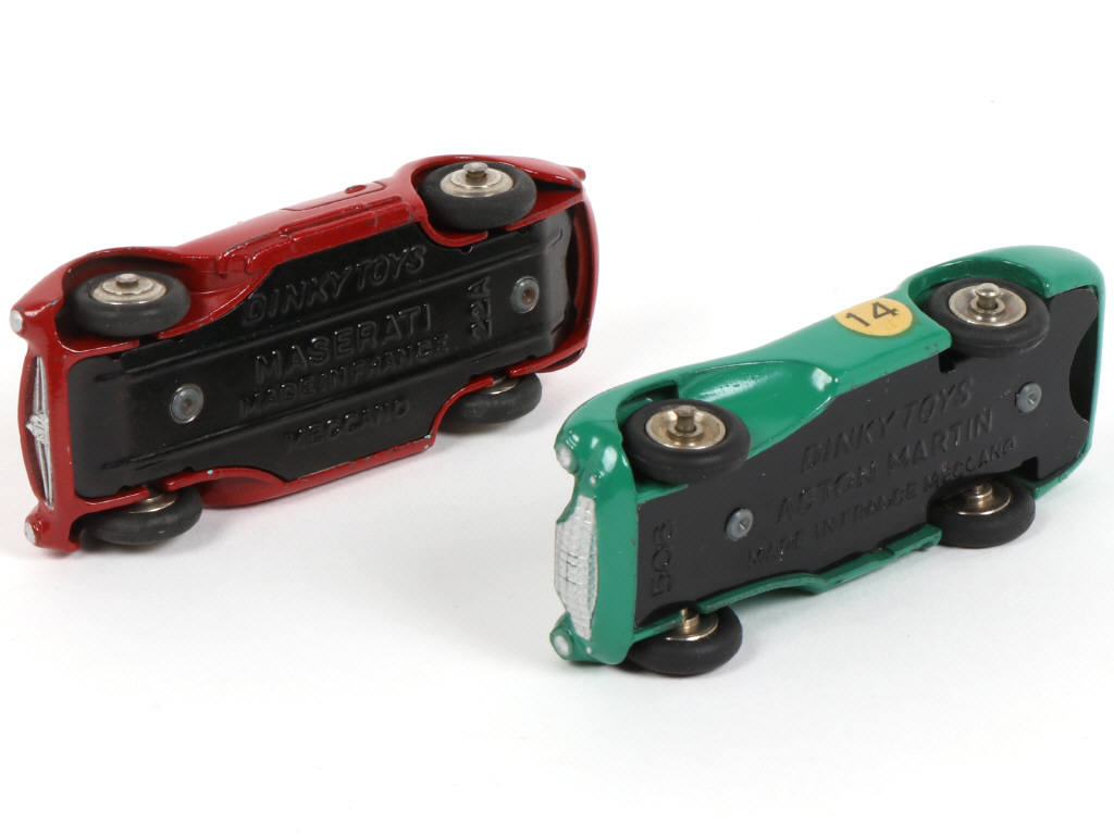 Lot 322 - DINKY TOYS (FRANCE) (2)