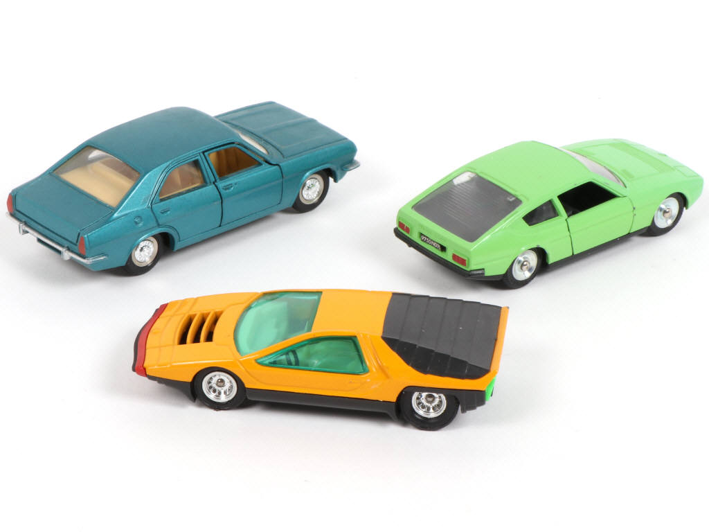 Lot 355 - DINKY TOYS (FRANCE) (3)