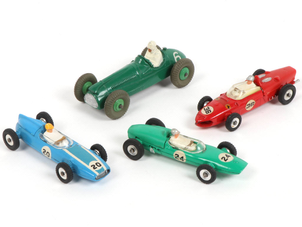 Lot 416 - DINKY TOYS (GB) (4)