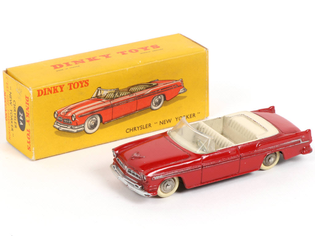 Lot 258 - DINKY TOYS (FRANCE) (1)