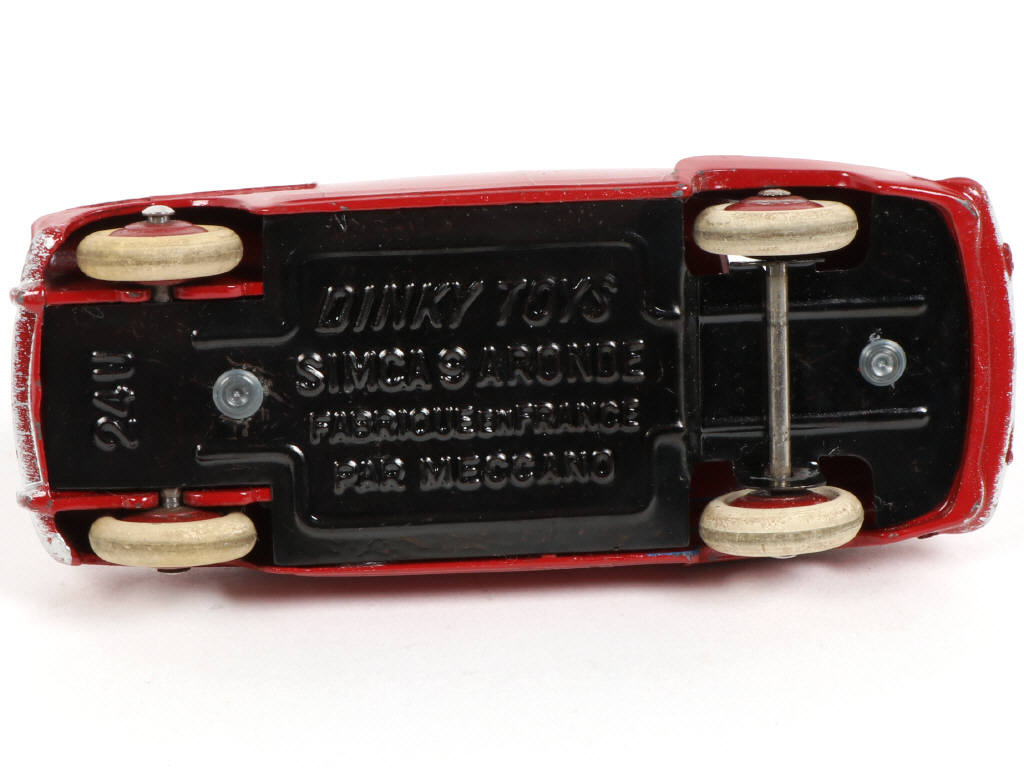 Lot 251 - DINKY TOYS (FRANCE) (1)