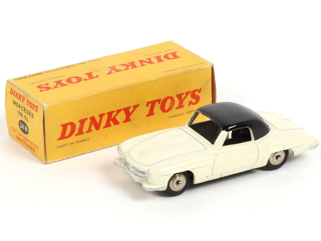 Lot 261 - DINKY TOYS (FRANCE) (1)
