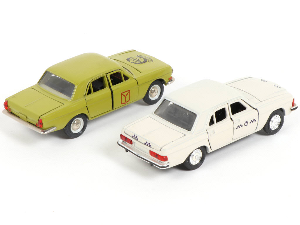 Lot 77 - NOVOEXPORT (URSS) (2)