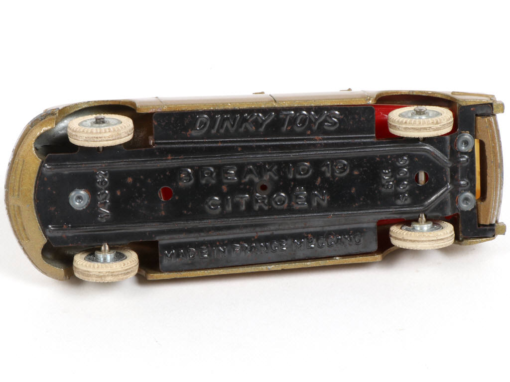 Lot 255 - DINKY TOYS (FRANCE) (1)