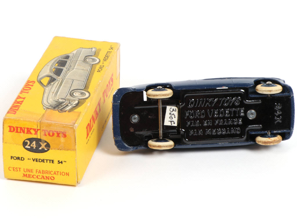 Lot 267 - DINKY TOYS (FRANCE) (1)