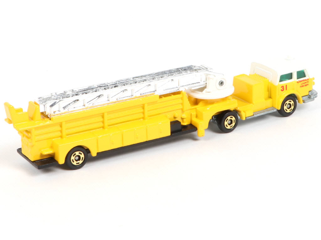 Lot 144 - TOMICA (JAPON) (1)