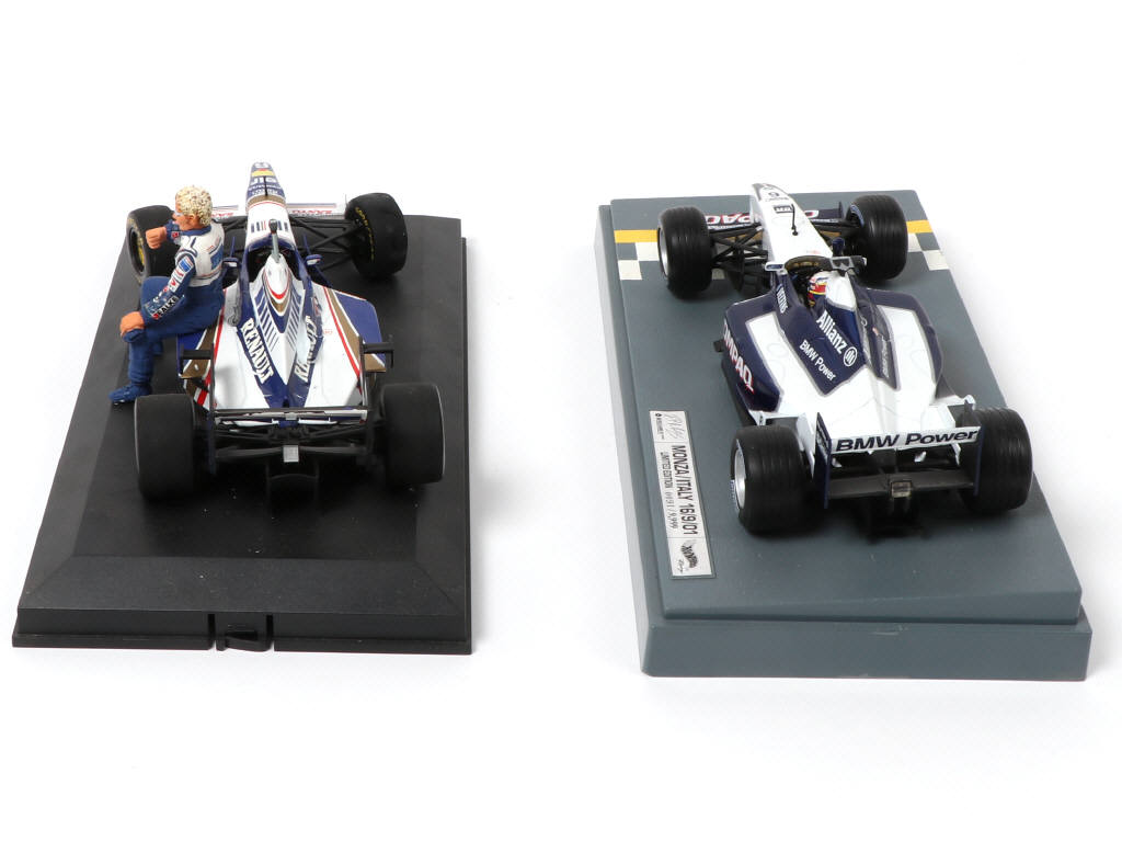 Lot 45 - DIVERS (2)