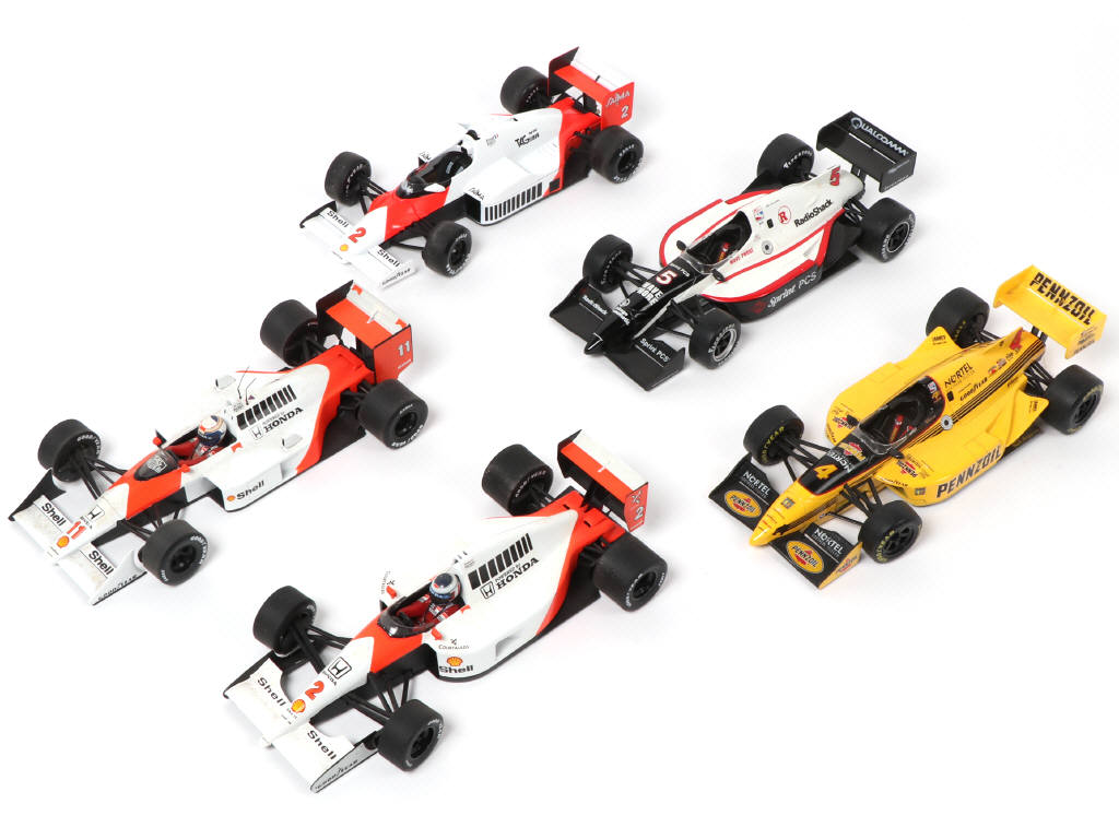 Lot 132 - DIVERS (5)