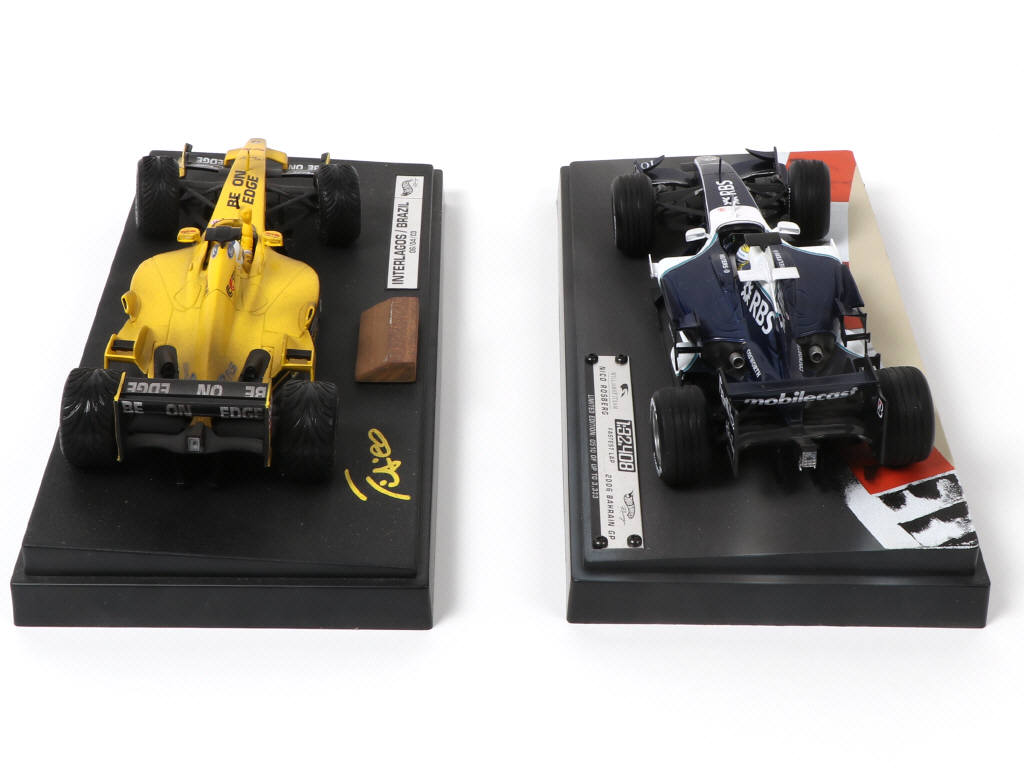 Lot 44 - HOT WHEELS RACING (2)