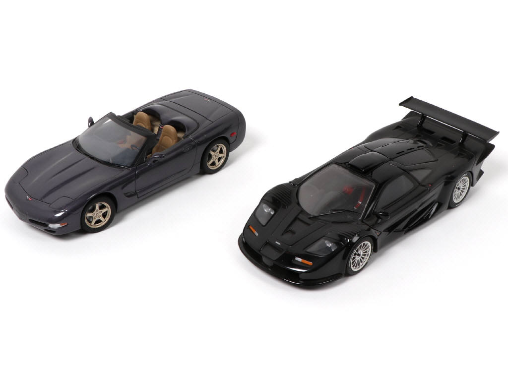 Lot 221 - UT MODELS (ALLEMAGNE) (2)