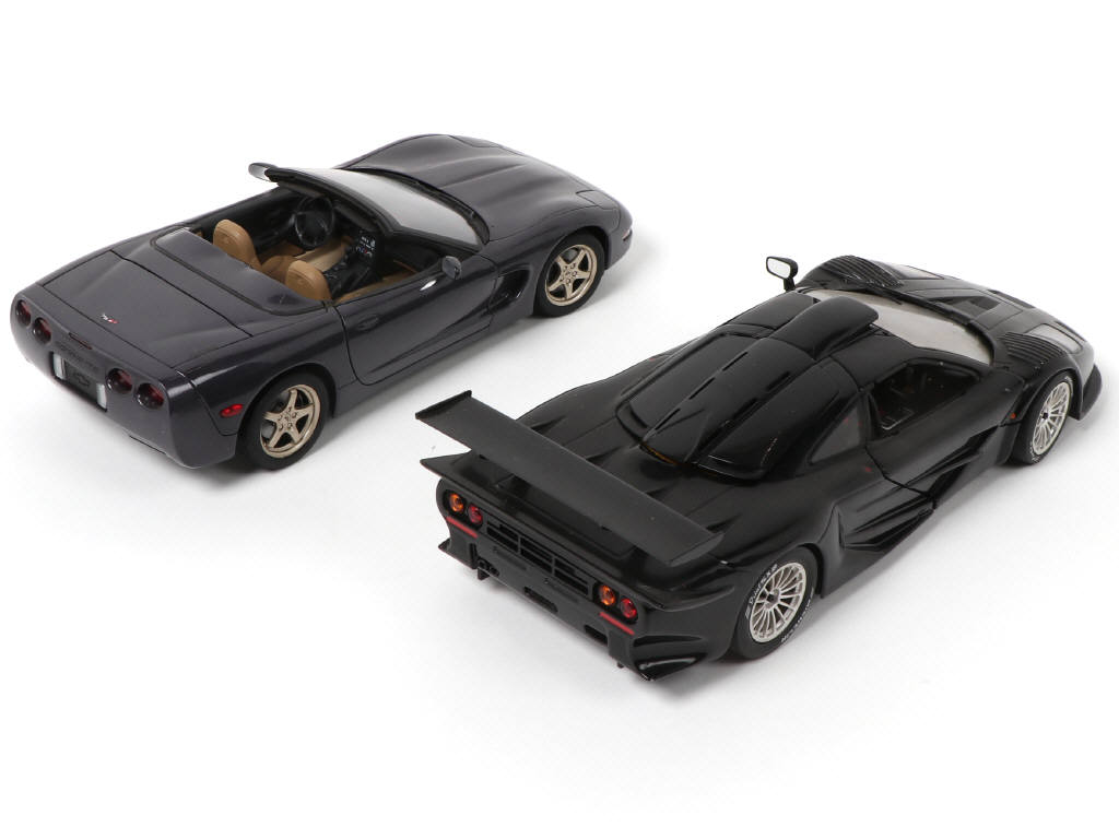 Lot 221 - UT MODELS (ALLEMAGNE) (2)