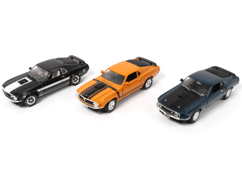 Lot 240 - ERTL (USA) (3)