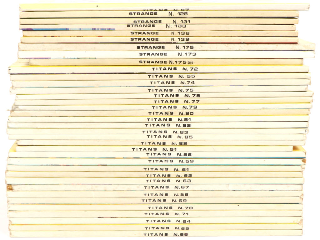 Lot 208 - EDITIONS LUG (FRANCE) (38)