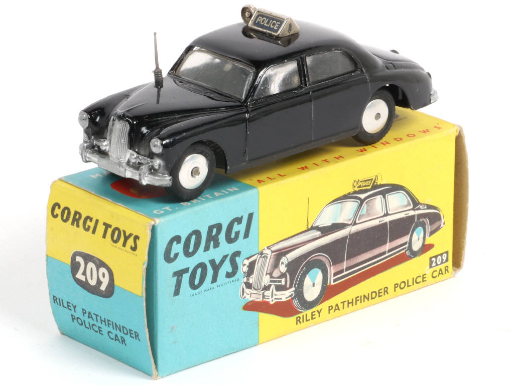 Lot 147 - CORGI TOYS (GB) (1)