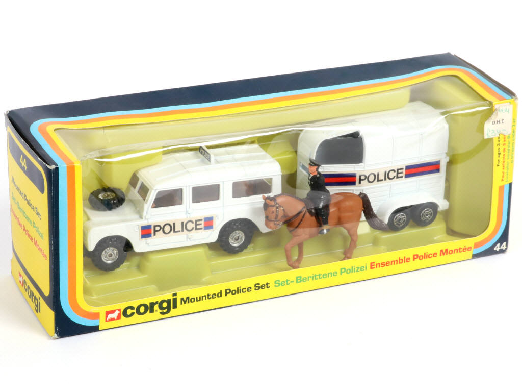 Lot 150 - CORGI TOYS (GB) (1)