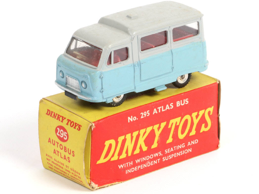 Lot 295 - DINKY TOYS (GB) (1)