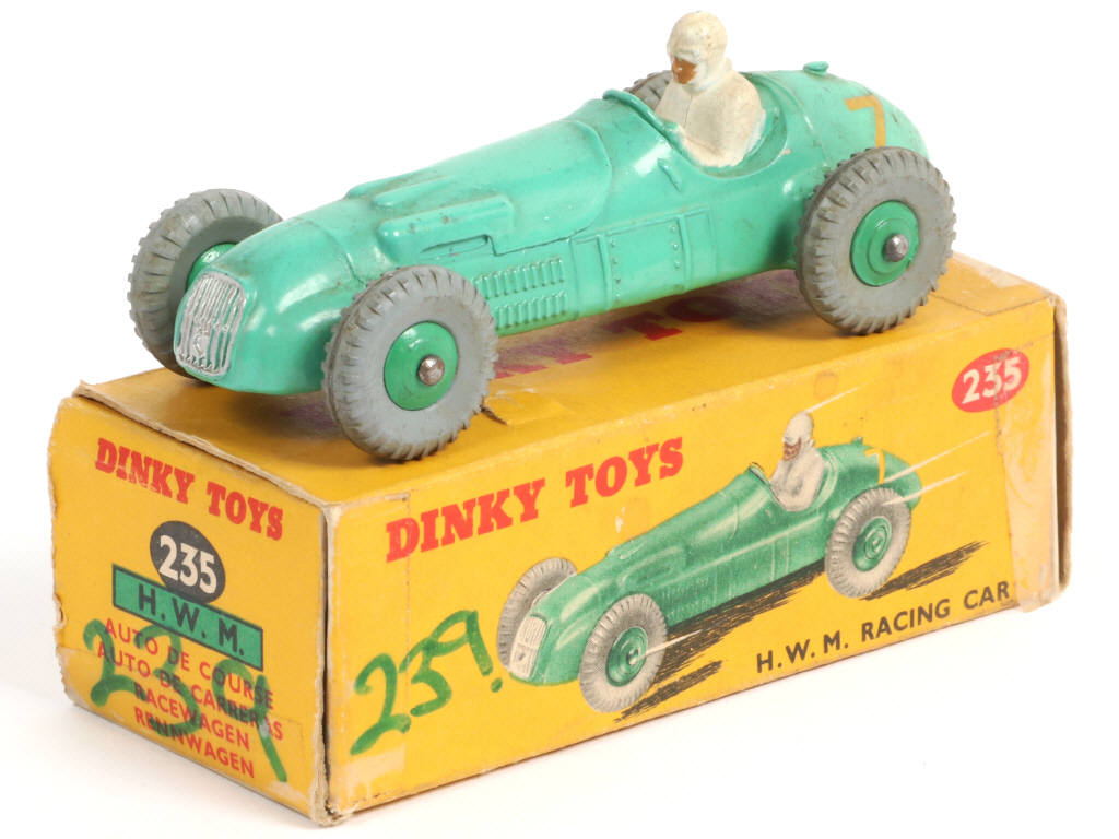 Lot 265 - DINKY TOYS (GB) (1)