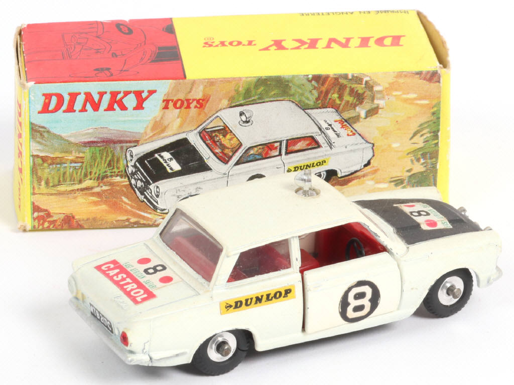 Lot 293 - DINKY TOYS (GB) (1)
