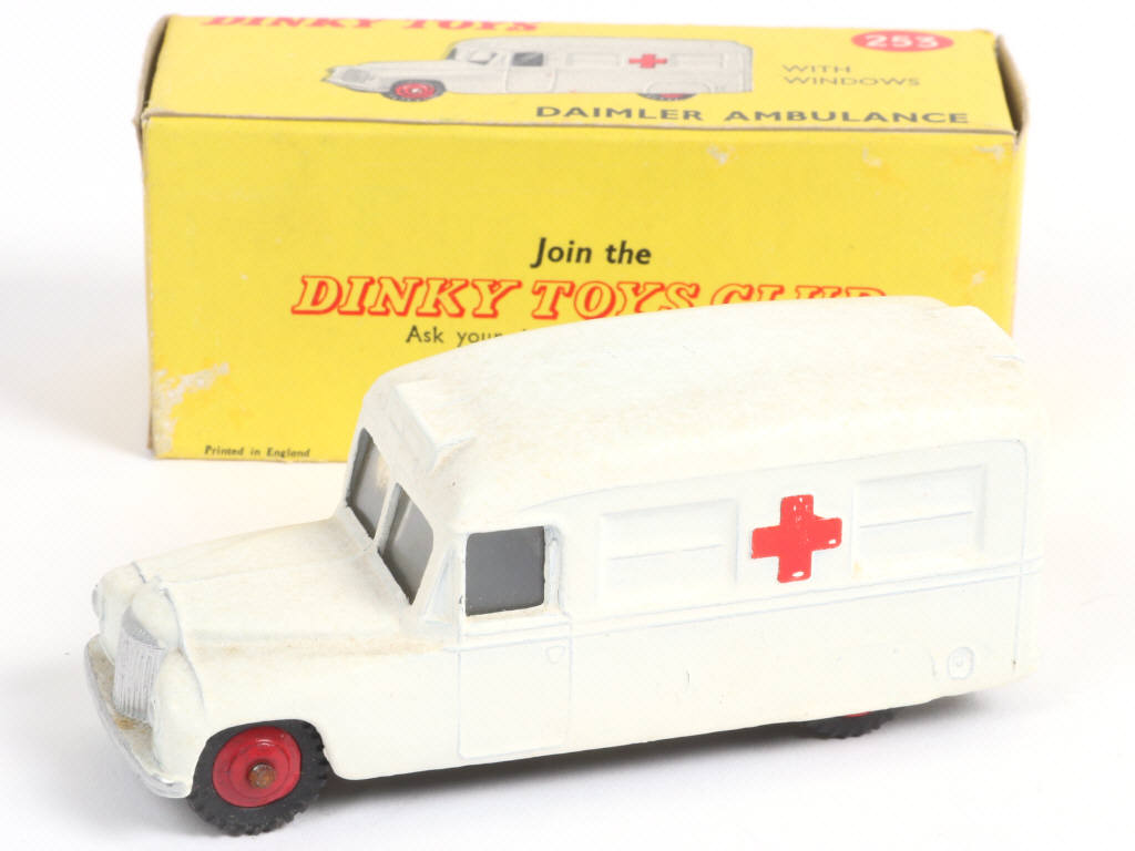 Lot 280 - DINKY TOYS (GB) (1)