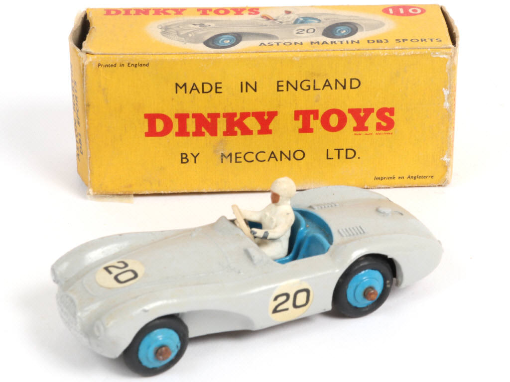 Lot 270 - DINKY TOYS (GB) (1)
