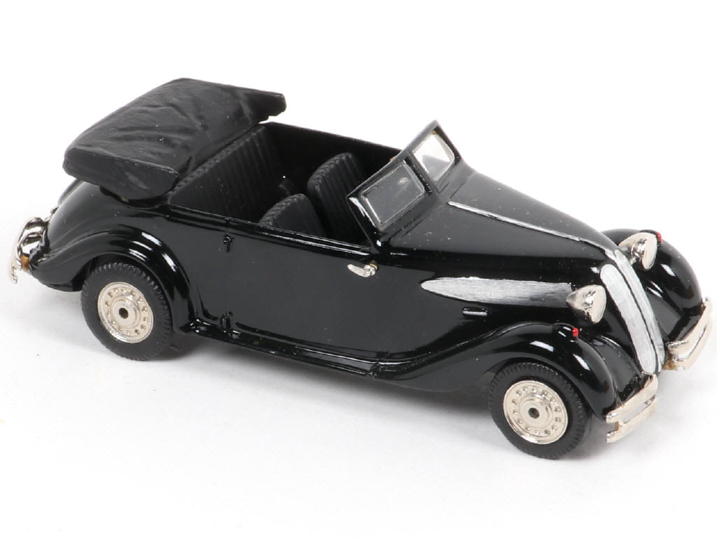 Lot 157 - PLUMBIES INTERNATIONAL (1)