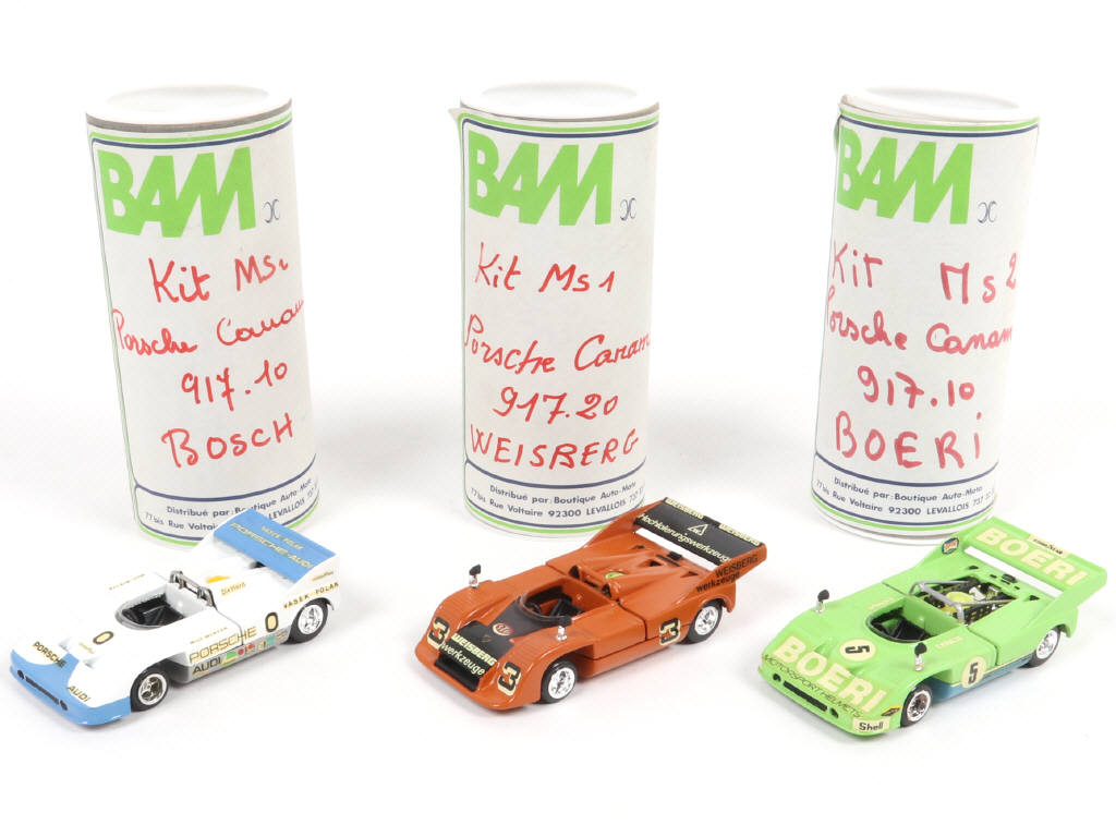 Lot 233 - DIVERS (3)