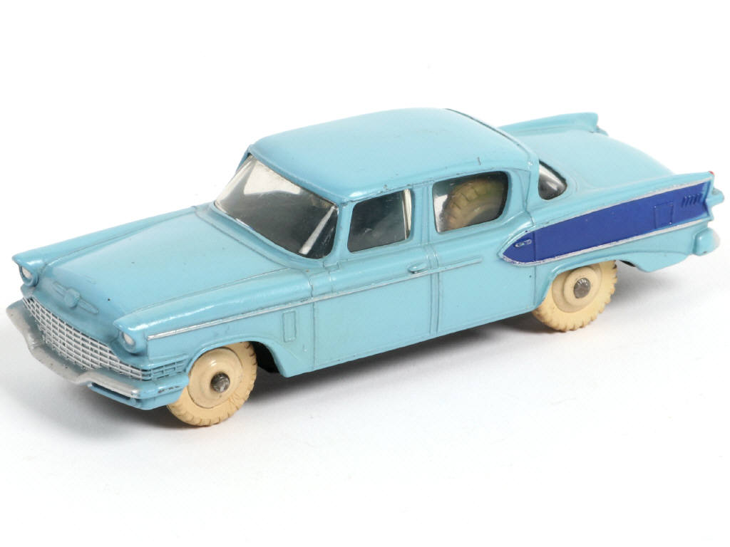 Lot 253 - DINKY TOYS (GB) (1)