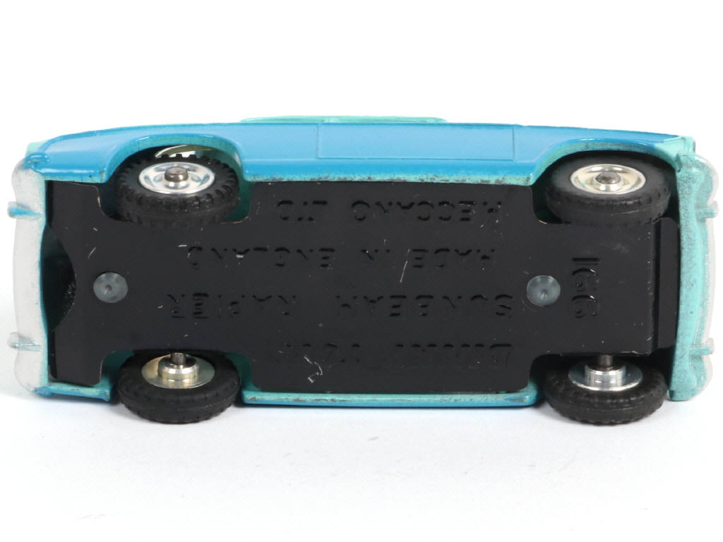 Lot 251 - DINKY TOYS (GB) (1)