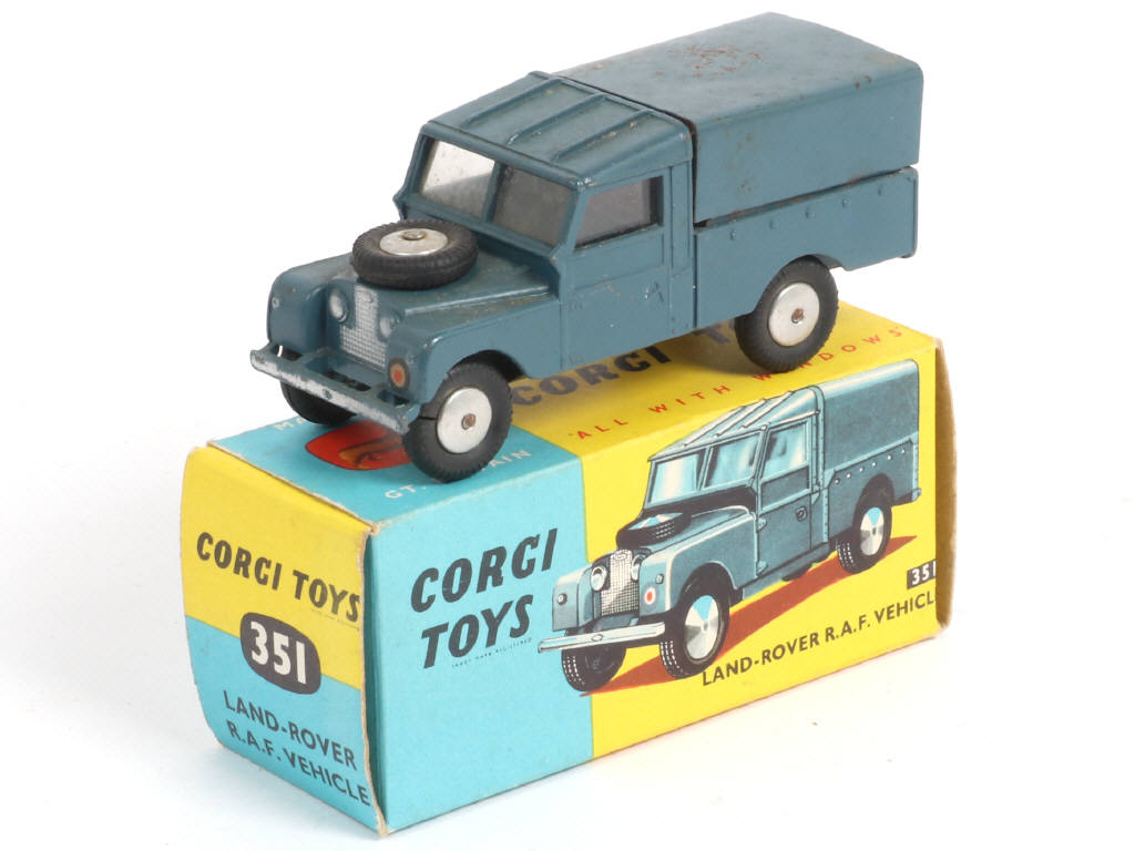 Lot 144 - CORGI TOYS (GB) (1)