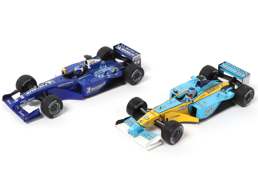 Lot 82 - UNIVERSAL HOBBIES (CHINE) (2)