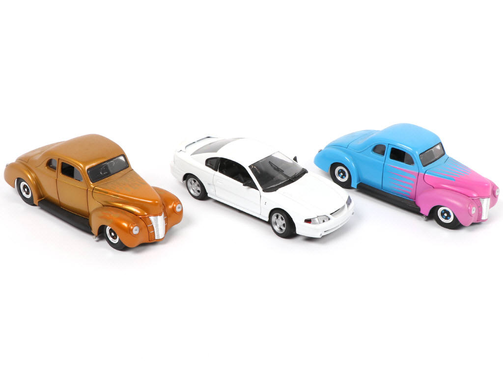 Lot 89 - UNIVERSAL HOBBIES (3)