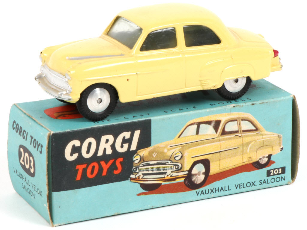 Lot 230 - CORGI TOYS (GB) (1)