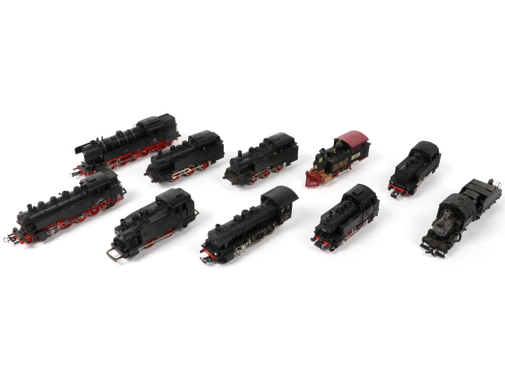 Lot 26 - DIVERS (HO) (10)