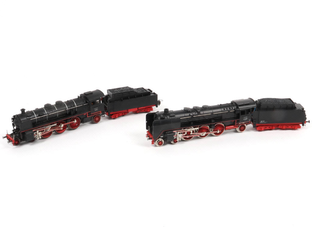 Lot 28 - TRIX EXPRESS 'HO' (ALLEMAGNE) (2)